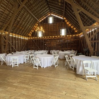 Red August Farm - Wedding Planning Near Me Red August Farm - Wedding Planning Near Me