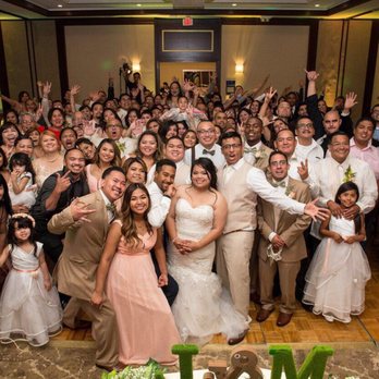Centerpiec Events DJ & MC - Family Photo #happiletonafter - DJs Near Me