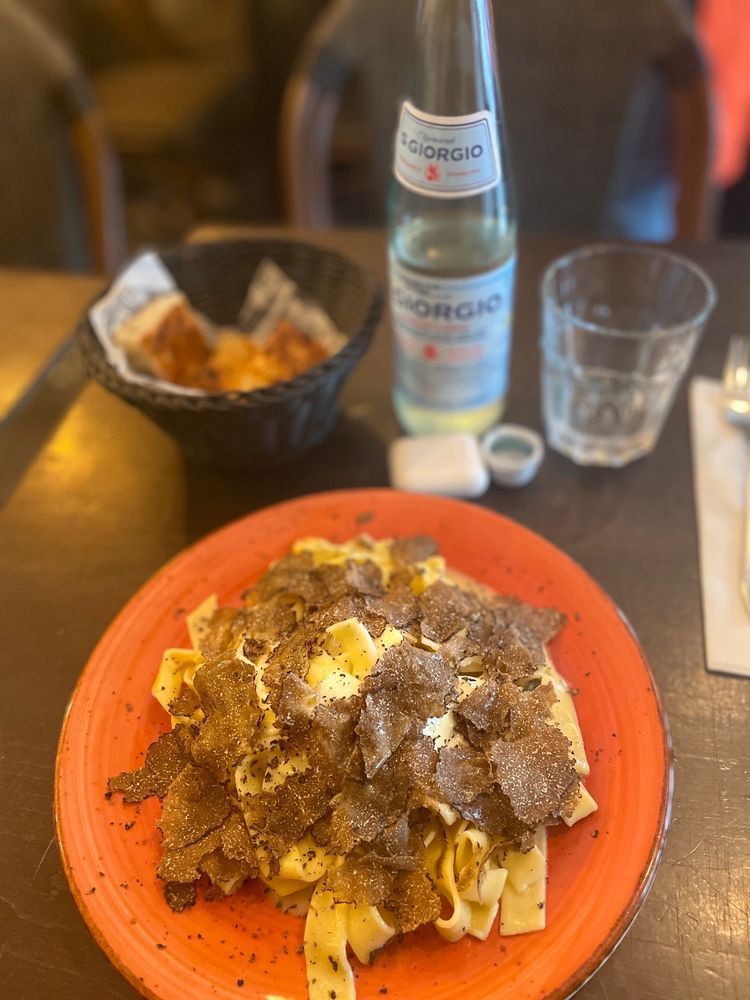 Enza & Famiglia Trattoria Pasta