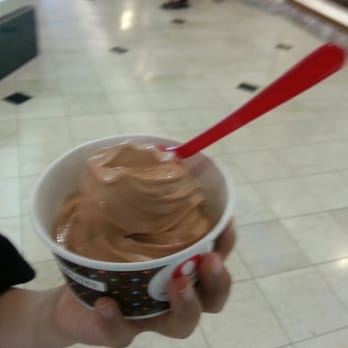 Red Mango - Plain dark chocolate - Ice Cream & Frozen Yogurt Near Me - Garden City, New York