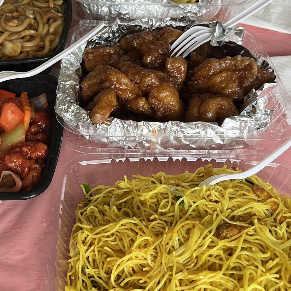 Cantonese Rice Noodles, Hunan Fish, pork Asparagus Pork, Hunan Tofu, Chicken Fried Udon, Sweet and Sour Pork Cantonese Rice Noodles, Hunan Fish, pork Asparagus Pork, Hunan Tofu, Chicken Fried Udon, Sweet and Sour Pork
