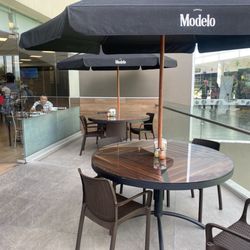 La Casa de Toño - Outside dining