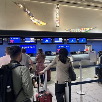 Delta Airlines - Where is everyone??? - Airlines Near Me - Sacramento, California