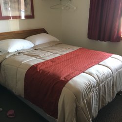 Lakes Area Inn - New owners spring 2018. New paint, carpet, linens, beds etc.