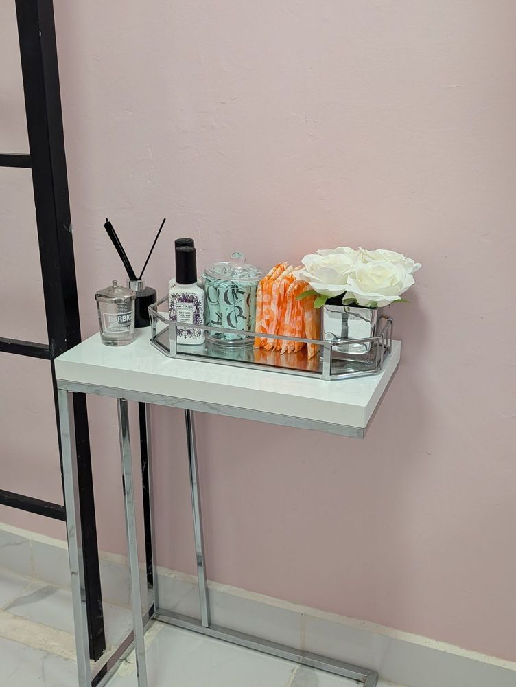 Loved and Lashed Logo