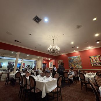 Dooky Chase's Restaurant - Main dining room - Cajun/Creole Near Me - New Orleans, Louisiana