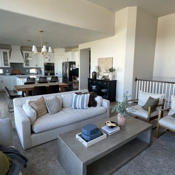 Total Comfort Cleaners - Comfy family area - Home Cleaning Near Me Total Comfort Cleaners - Comfy family area - Home Cleaning Near Me