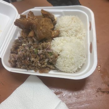 Mekeni Restaurant - My sisig and patatim combination - Filipino Near Me - Daly City, California Mekeni Restaurant - My sisig and patatim combination - Filipino Near Me - Daly City, California