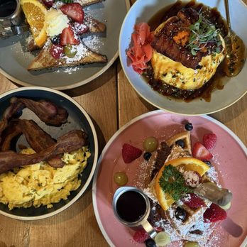 Sunny Side Breakfast - Unagi tornado omurice Chicken and waffles French toast Eggs and bacon - Breakfast & Brunch Near Me - Sacramento, California Sunny Side Breakfast - Unagi tornado omurice Chicken and waffles French toast Eggs and bacon - Breakfast & Brunch Near Me - Sacramento, California