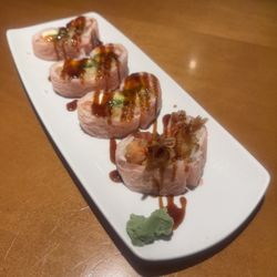 Zeng Sushi Asian Cuisine - Valentine Roll