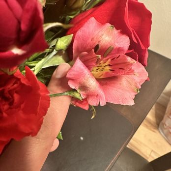 Suzann's Flowers - Florists Near Me - Upland, California