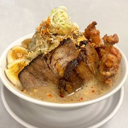 Kamitoku ramen - Beefy king
