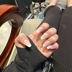 BE Nail Bar - French the European way