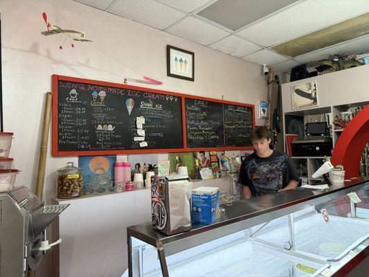 Wing Ice Cream Parlor by null