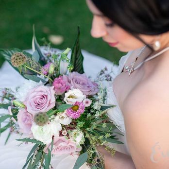 Cerise Floral Studio - Bridal bouquet - Florists Near Me - Edmonton, Alberta Cerise Floral Studio - Bridal bouquet - Florists Near Me - Edmonton, Alberta
