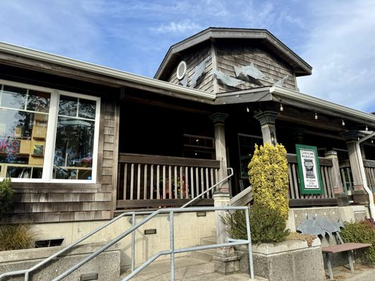 Cloud & Leaf Bookstore, LLC by null