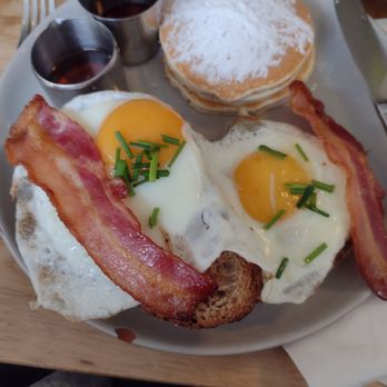 Bakers & Roasters - B&R Special - Breakfast & Brunch Near Me - Amsterdam, New Hampshire