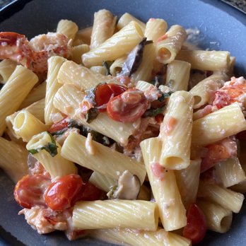 Edgewater Restaurant - Lobster and pasta - Seafood Near Me - Hampton Bays, New York