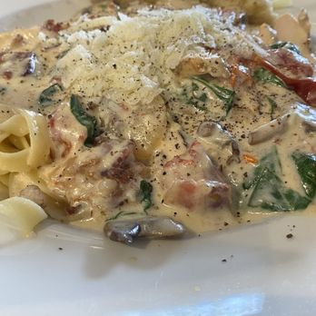 Local Goat - Fettuccine Rocco - New American Near Me - Pigeon Forge, Tennessee