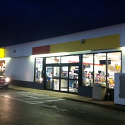 El Paso Shell Fast N Fresh - Front of the place.
