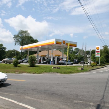 Lil Mart - a white car parked in front of a gas station - Gas Stations Near Me - Rockland, Maine Lil Mart - a white car parked in front of a gas station - Gas Stations Near Me - Rockland, Maine