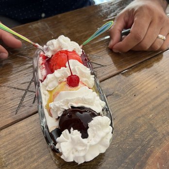 Hope Floats - Banana split (minus the bananas) still delicious! - Ice Cream & Frozen Yogurt Near Me - Smithville, Texas Hope Floats - Banana split (minus the bananas) still delicious! - Ice Cream & Frozen Yogurt Near Me - Smithville, Texas