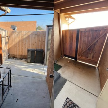 High Quality Fence - Before (left) and after (right) - Fences & Gates Near Me - Manteca, California High Quality Fence - Before (left) and after (right) - Fences & Gates Near Me - Manteca, California