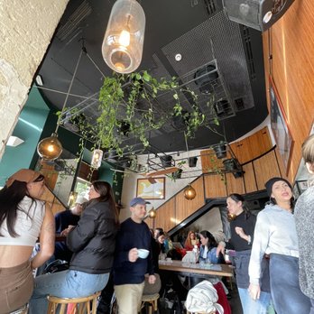 Café Janis - Ambiance - Cafes Near Me - Lisbon, 11