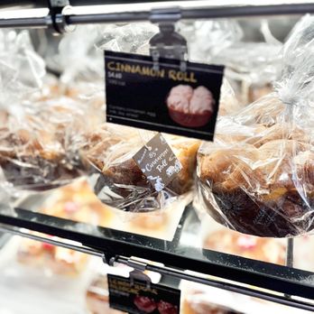 85°C Bakery Cafe-Arden Fair - Cinnamon Rolls - Coffee & Tea Near Me - Sacramento, California 85°C Bakery Cafe-Arden Fair - Cinnamon Rolls - Coffee & Tea Near Me - Sacramento, California