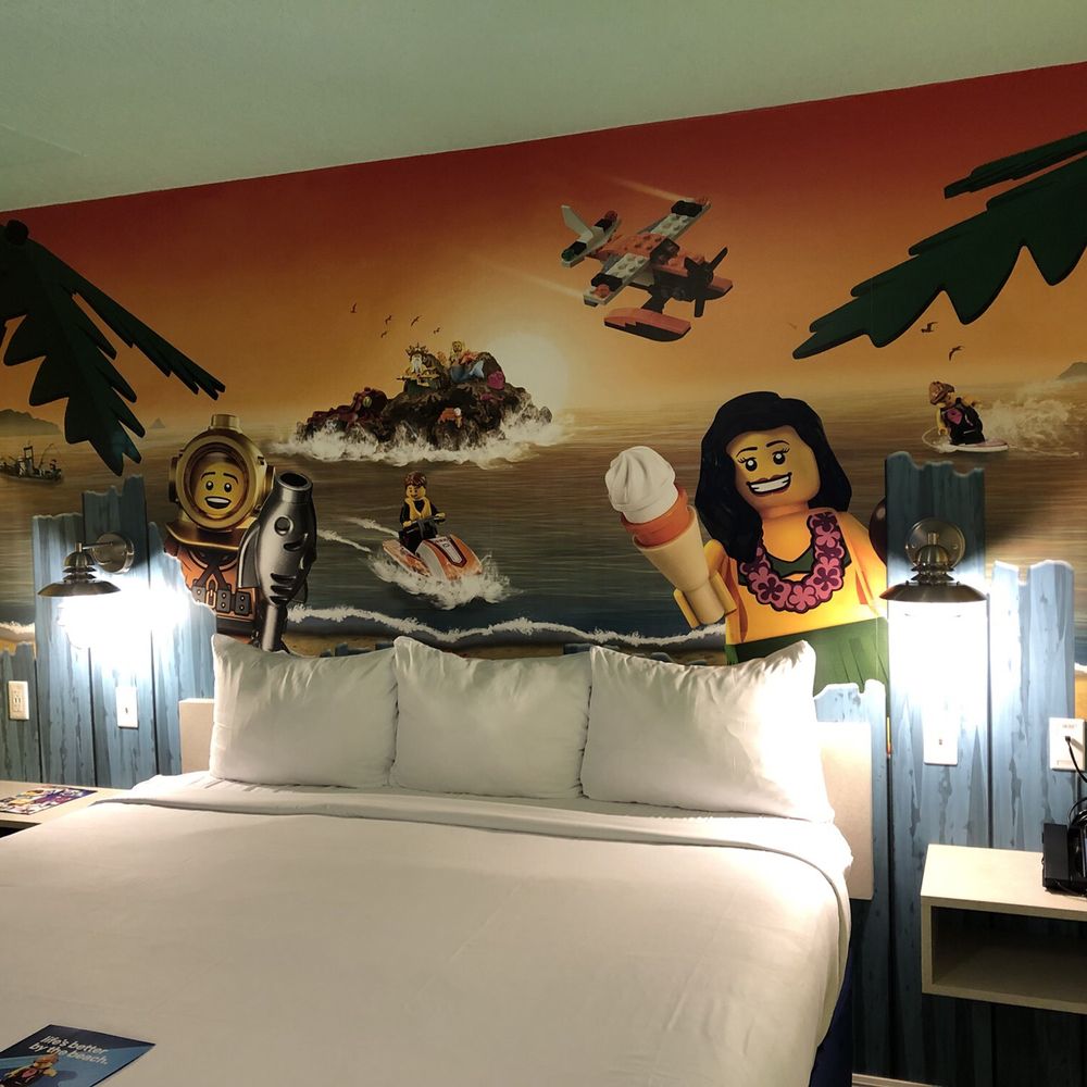 Legoland Beach Retreat - King bed - Hotels Near Me - Winter Haven, Florida