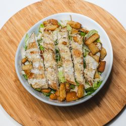 Latinos 239 - Chicken Caesar Salad