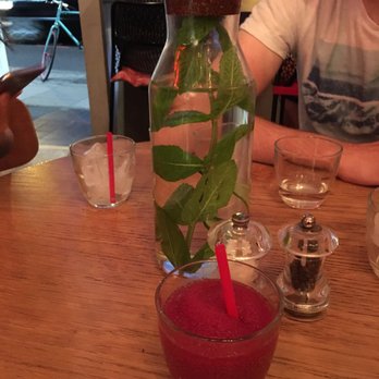 Bababoom - Tap water and frozen margarita - Middle Eastern Near Me - London, XGL