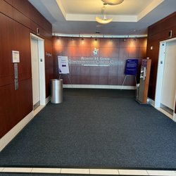Robert H. Lurie Comprehensive Cancer Center of Northwestern - Elevator area