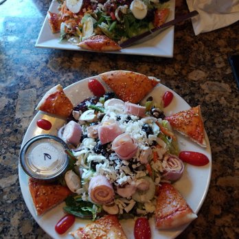 La Bella Pizza - Pizza Near Me - Wynantskill, New York