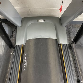 Tennova Family YMCA - Very old and used equipment - Gyms Near Me - Powell, Tennessee