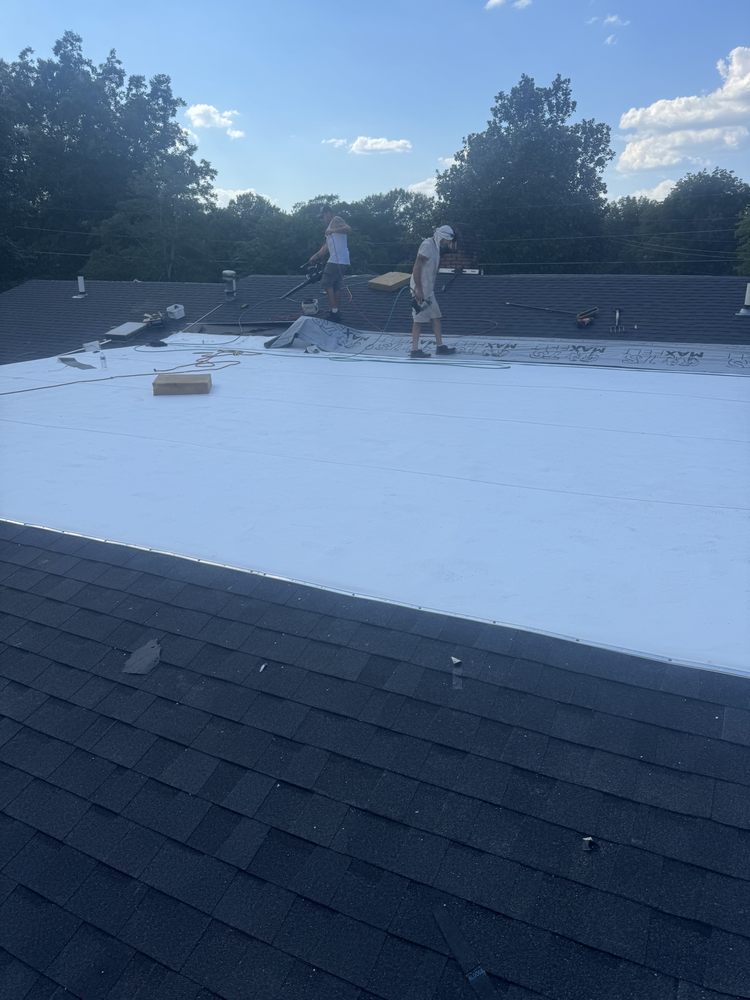 Slide of Robbie Melton Roofing