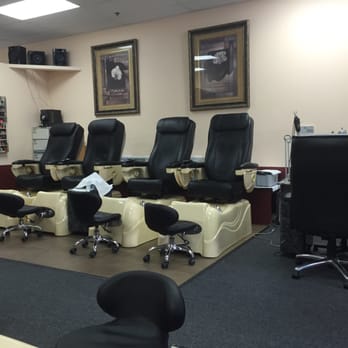 Greenhaven Nails - They get busy after 5 on but if you can get in early there's usually no wait - Nail Salons Near Me - Sacramento, California