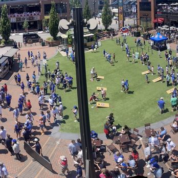 Wrigley Field - Pre-game fan zone - Stadiums & Arenas Near Me - Chicago, Illinois Wrigley Field - Pre-game fan zone - Stadiums & Arenas Near Me - Chicago, Illinois