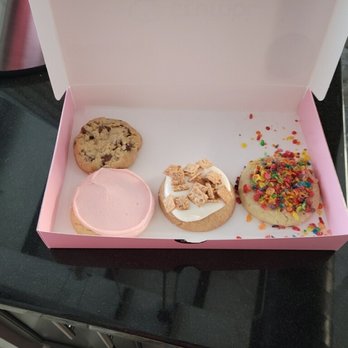 Crumbl - Metro - Bakeries Near Me - Phoenix, Arizona Crumbl - Metro - Bakeries Near Me - Phoenix, Arizona