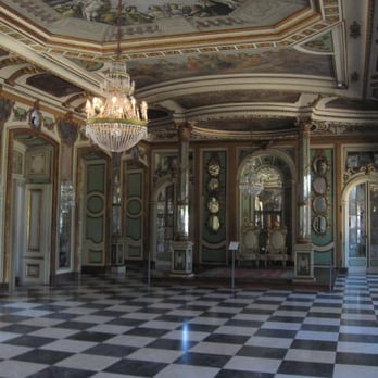 Palácio Nacional de Queluz - One of the other grand rooms in the palace.  The detailing in the ceiling is amazing. - Museums Near Me - Sintra, 11