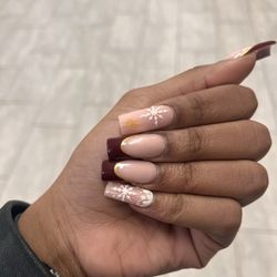 Luxury Nails & Spa - Full set medium length