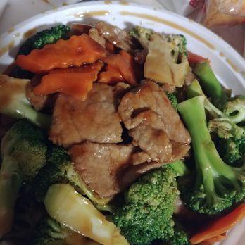Hop Hing - This was supposed to be "Beef with Mushrooms". No mushrooms at all so I assume it's beef and brocolli. - Chinese Near Me - North Royalton, Ohio Hop Hing - This was supposed to be "Beef with Mushrooms". No mushrooms at all so I assume it's beef and brocolli. - Chinese Near Me - North Royalton, Ohio
