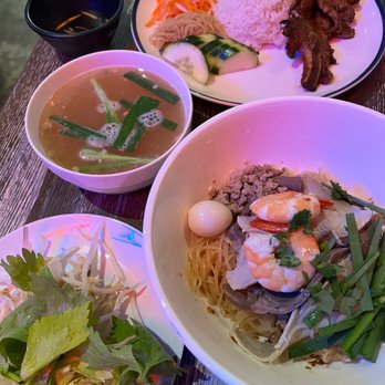 Kitchen Co Ut - Com Tam Suon Bi Cha (top) Hu Tiu Nam Vang (bottom) - Vietnamese Near Me - New York, New York Kitchen Co Ut - Com Tam Suon Bi Cha (top) Hu Tiu Nam Vang (bottom) - Vietnamese Near Me - New York, New York