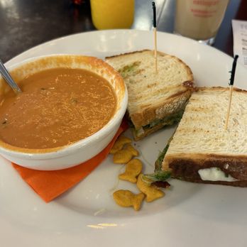 Hen House Eatery - Grilled cheese and tomato sandwich special - Breakfast & Brunch Near Me - Minneapolis, Minnesota