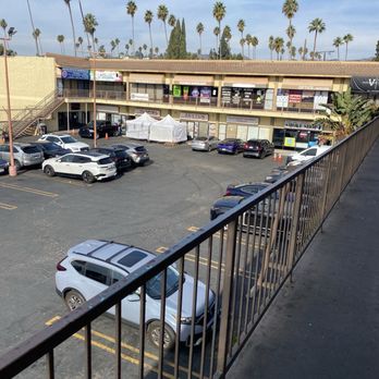 Fromer Chiropractic - Outside - Chiropractors Near Me - Los Angeles, California Fromer Chiropractic - Outside - Chiropractors Near Me - Los Angeles, California