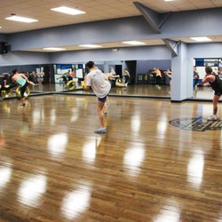 Genesis Health Clubs - Lawrence South - Group fitness class at Lawrence South Genesis