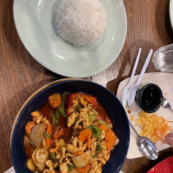 Thai Spoon - Cashew Nut w/chicken - Thai Near Me - Round Rock, Texas Thai Spoon - Cashew Nut w/chicken - Thai Near Me - Round Rock, Texas