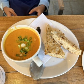 Café Loetje - Curry soup - Steakhouses Near Me - Amsterdam, New Hampshire