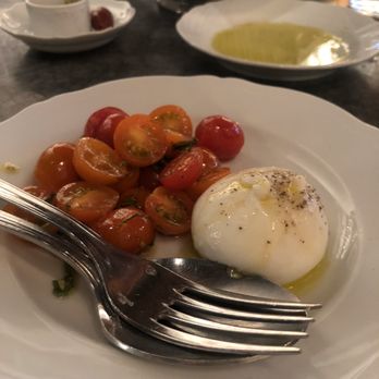 I Sodi - Burrata with tomatoes app - Tuscan Near Me - New York, New York
