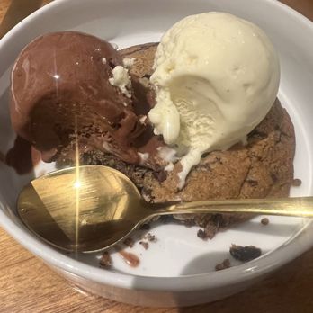 Edwards Dessert Kitchen - Chocolate sorbet, vanilla ice cream and gluten free chocolate chip cookie - Desserts Near Me - Minneapolis, Minnesota